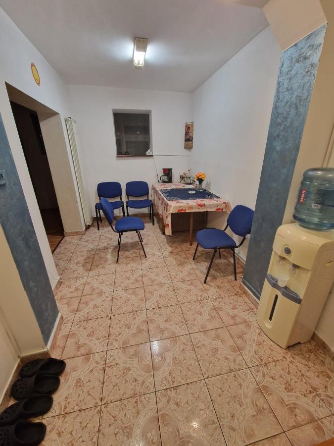 Apartament Victoria Appartement Târgu Jiu Buitenkant foto