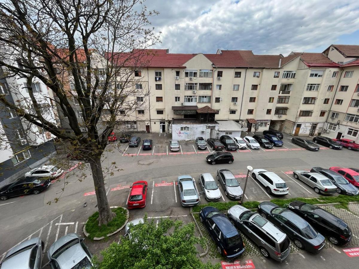 Apartament Victoria Appartement Târgu Jiu Buitenkant foto